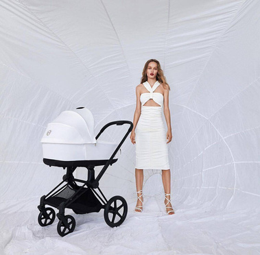 Cybex® Priam 4 zestaw 4w1, wózek głęboko-spacerowy z fotelikiem i bazą | Off White + Rosegold