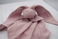 Baby In World® hug me bunny pielucha muślinowa