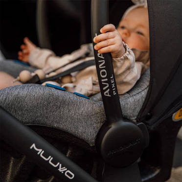 Avionaut | Pixel + Base IQ Isofix | Lekki Fotelik Samochodowy 0-13 kg z Bazą | Berlin Black